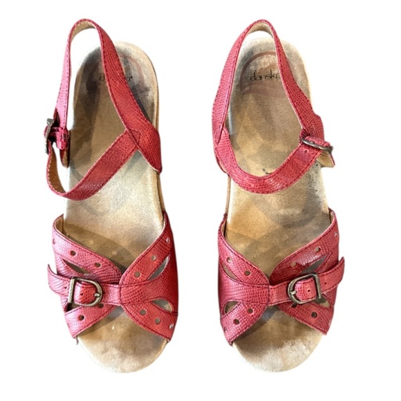 Dansko Sissy Gecko Burnished Red Platform Wedge Buckle Detail Sandal Size 37 - Picture 3 of 13